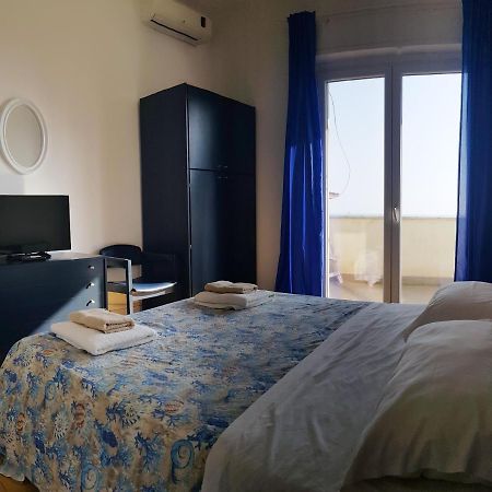 Brezza di Mare Lejlighed Lido di Ostia Eksteriør billede