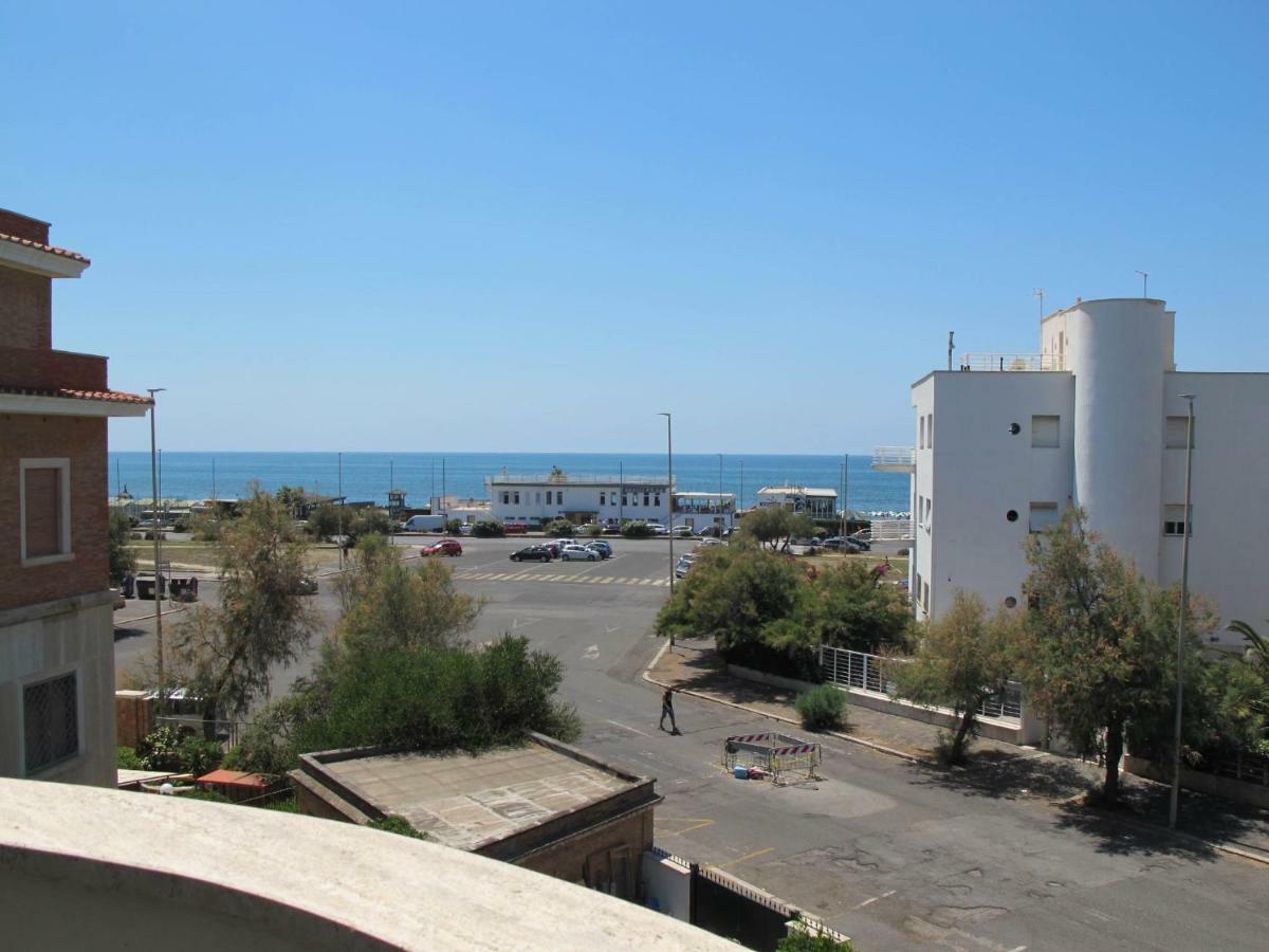 Brezza di Mare Lejlighed Lido di Ostia Eksteriør billede