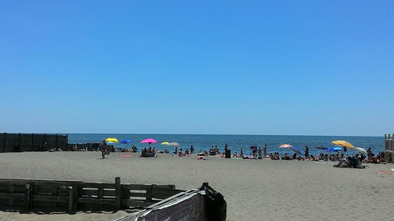 Brezza di Mare Lejlighed Lido di Ostia Eksteriør billede