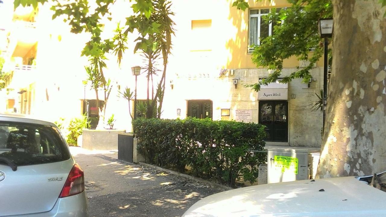 Brezza di Mare Lejlighed Lido di Ostia Eksteriør billede