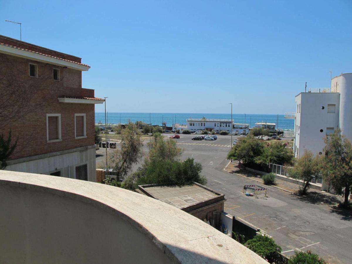 Brezza di Mare Lejlighed Lido di Ostia Eksteriør billede