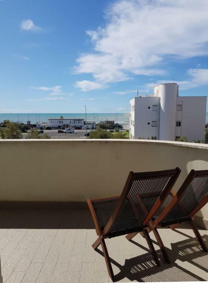 Brezza di Mare Lejlighed Lido di Ostia Eksteriør billede